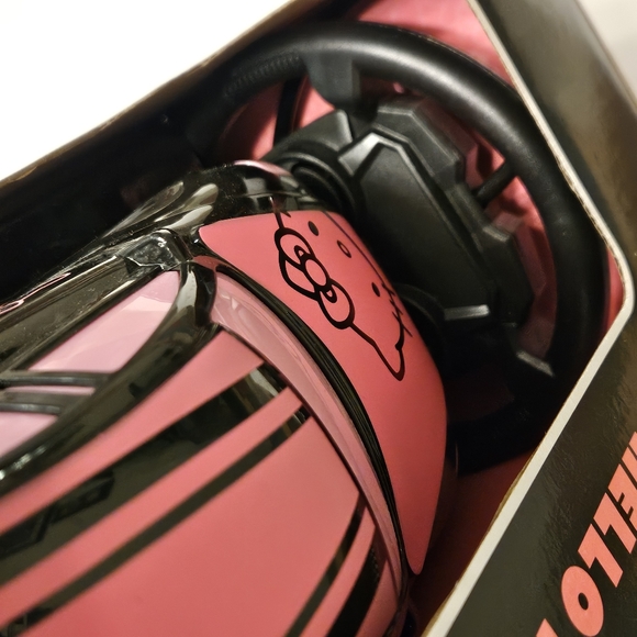 🙍🏼‍♂️⬇️Hello Kitty Remote Control Racing Car With Wheel Controller - Picture 10 of 11